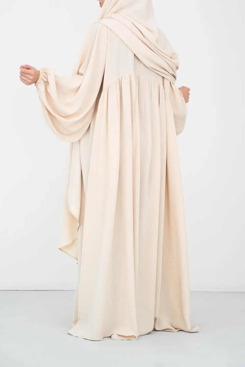 Abaya Balloon Sleeves Creme