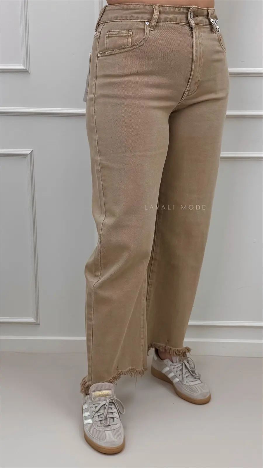 Queen Hearts Jeans Ruffle Sand