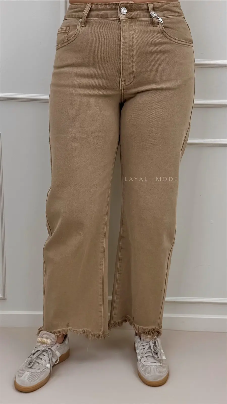 Queen Hearts Jeans Ruffle Sand