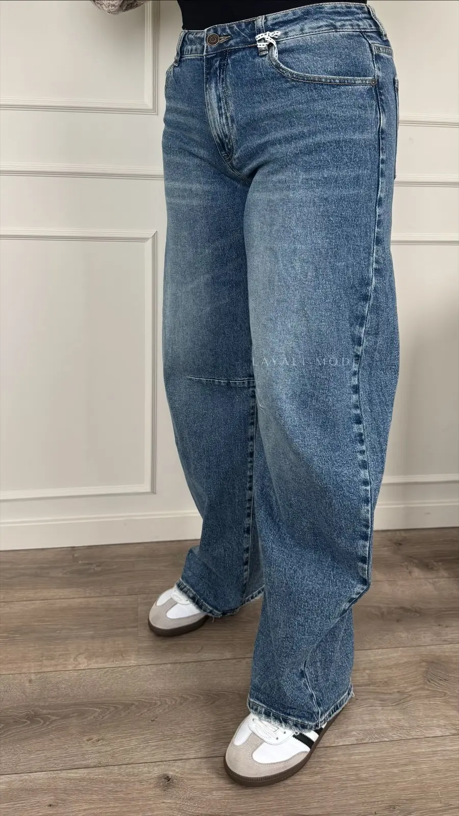 Queen Hearts Barrel Jeans Sophia Blue
