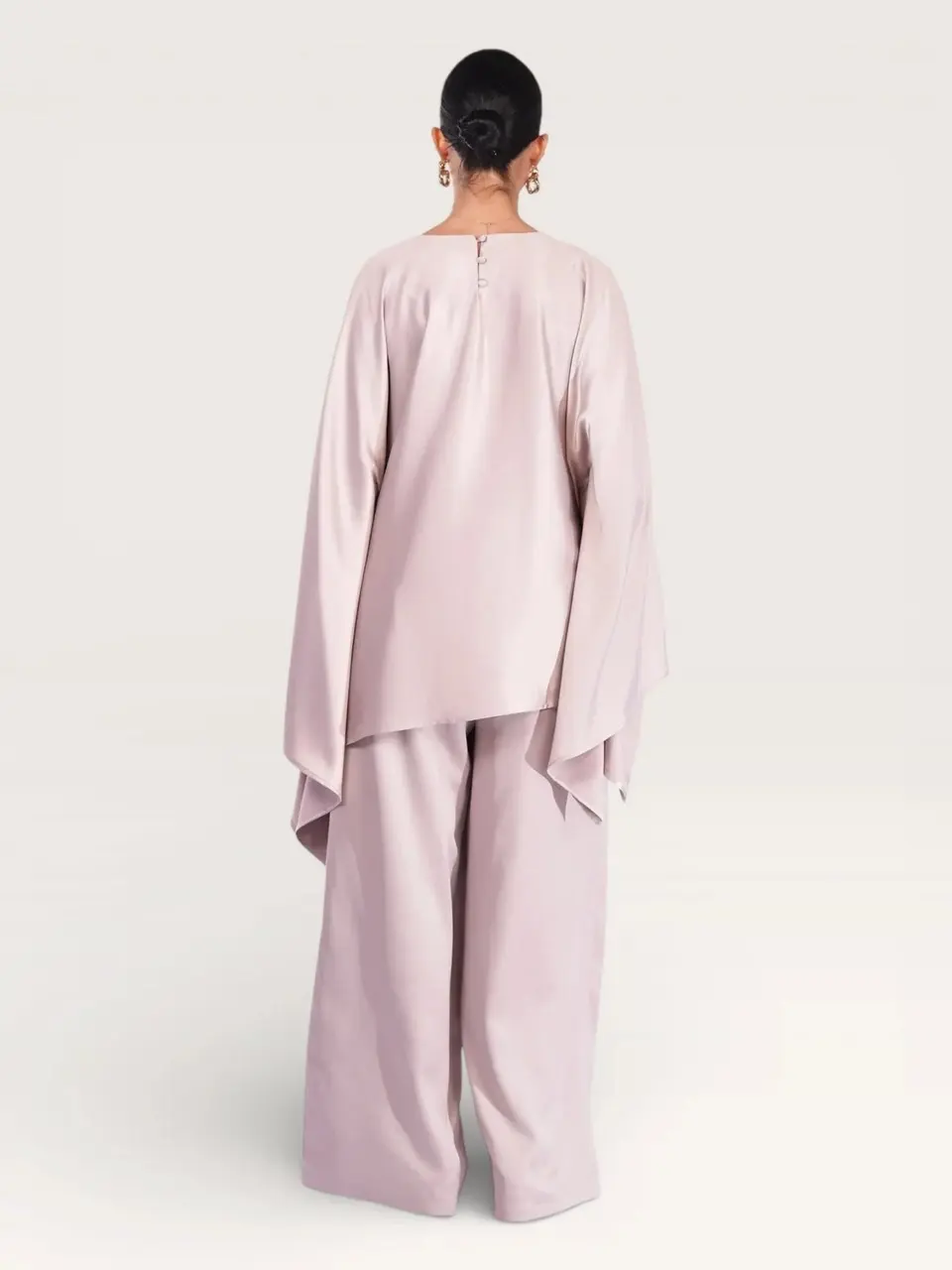 silk muse - almond