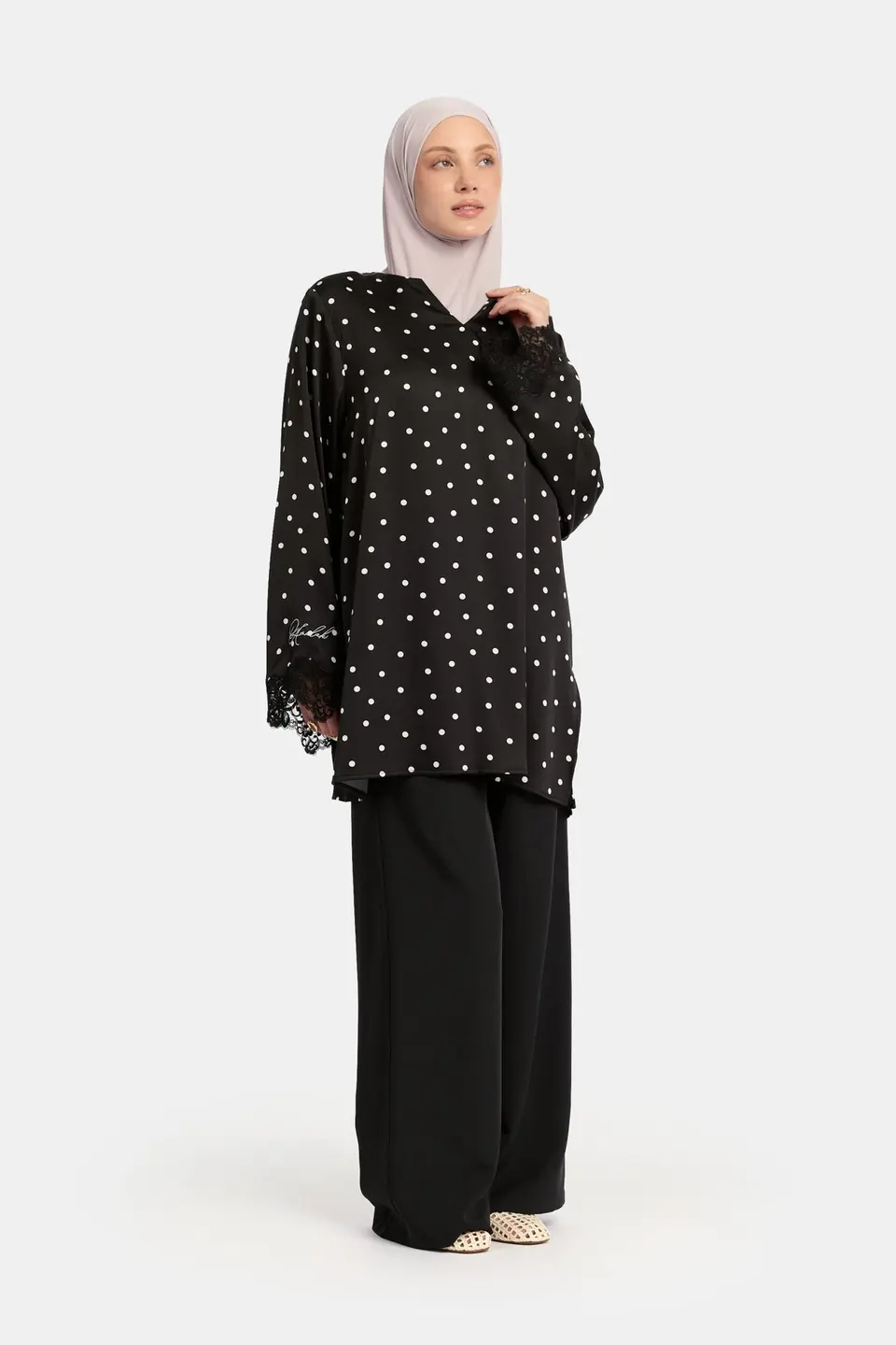 Soft dot Lace wavy edge Twinset Black