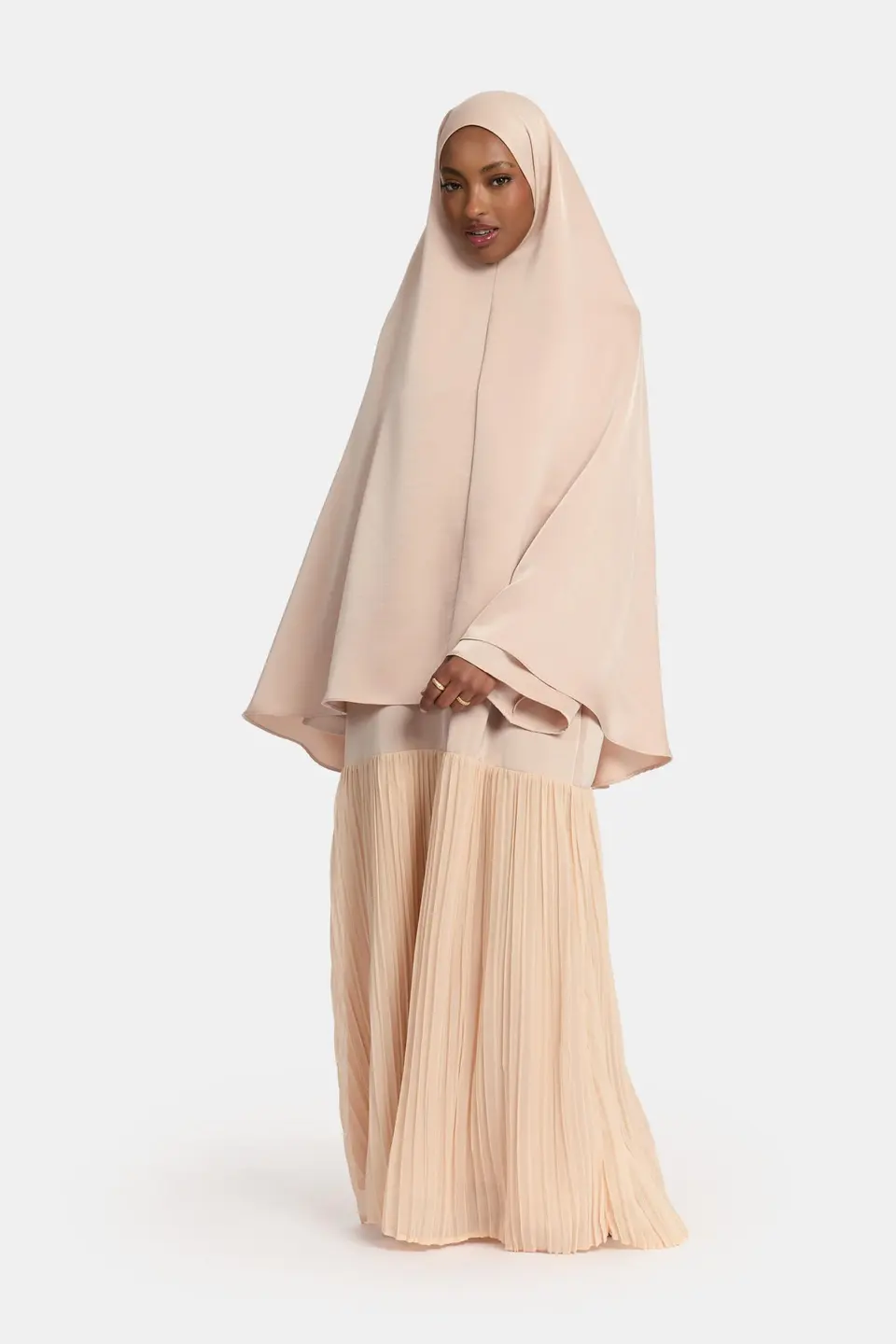 Khimar satin Almond (Pleated)