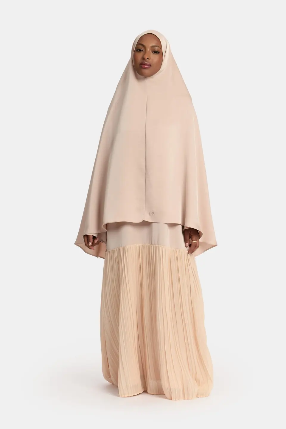 Khimar satin Almond (Pleated)