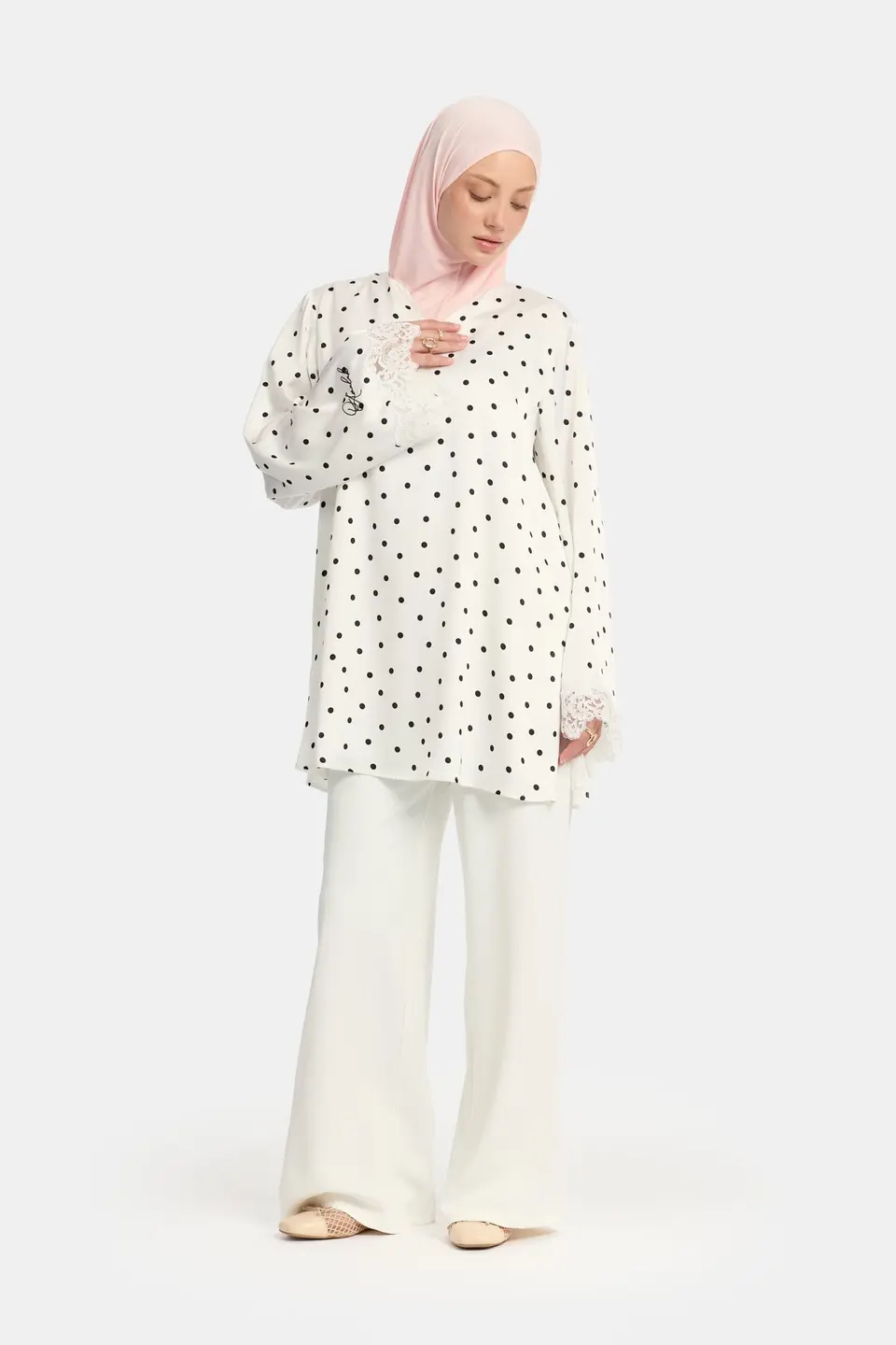 Soft dot Lace wavy edge Twinset White
