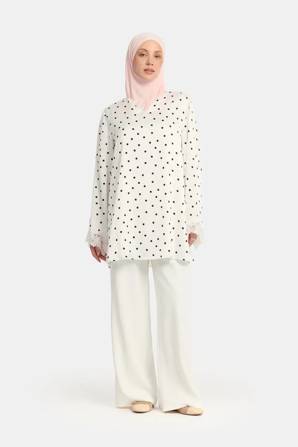 Soft dot Lace wavy edge Twinset White