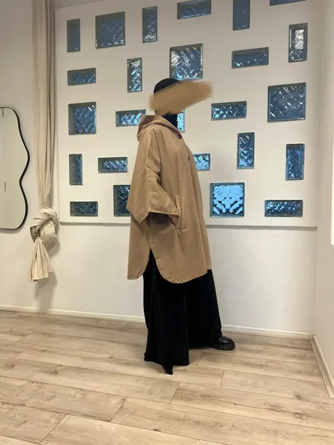 Warme poncho taupe