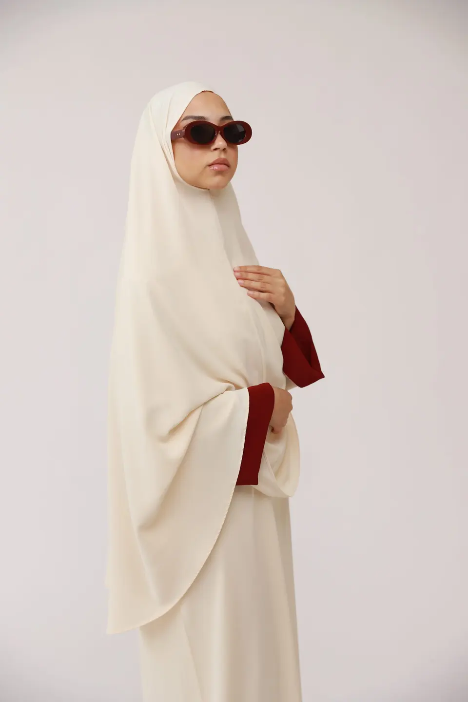 INSIDE OUT SLEEVE ABAYA – CREAM & BURGUNDY