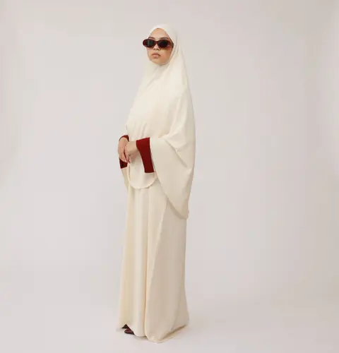 INSIDE OUT SLEEVE ABAYA – CREAM & BURGUNDY