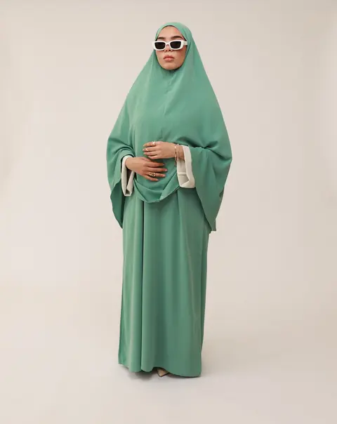 INSIDE OUT SLEEVE ABAYA – CREAM & PISTACHIO