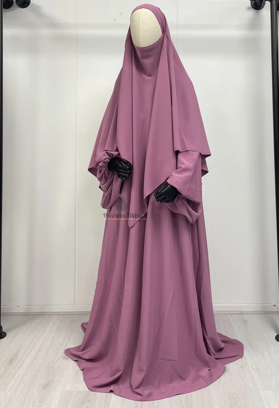 Amira Khimaar Short ‘Dark Lila’ (Medina Silk Fabric)